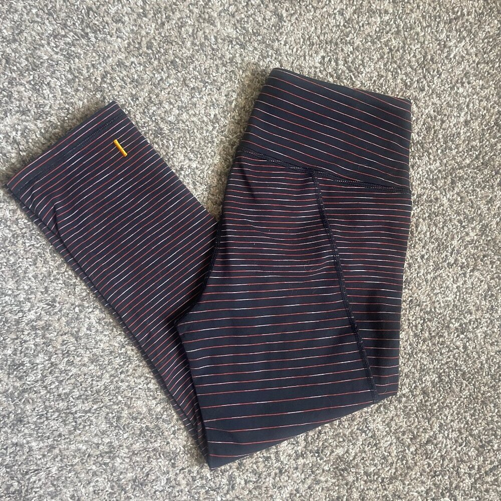 Lucy Powermax Mid-Rise Striped Space Dye Ombre Capri Legging, Size Small